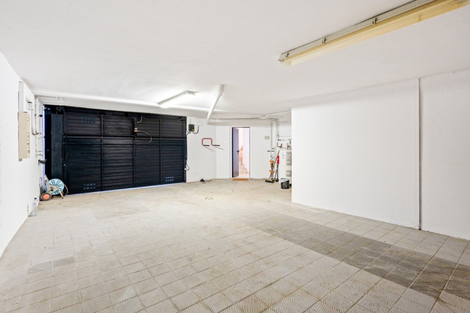 Villa Heidi ist eine charmante und moderne Residenz, die sich in Vallvidrera, einem der grünsten und ruhigsten Viertel Barcelonas, befindet. Vallvidre