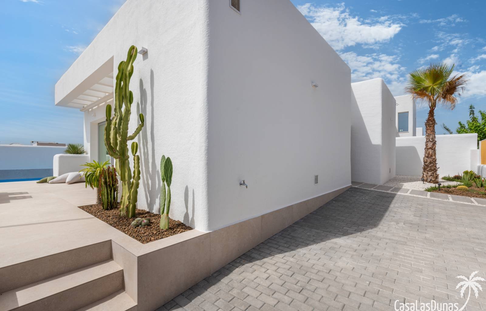 Verwirklichen Sie Ihren Traum und genießen Sie diesen wunderschönen Bungalow mit eigenem Swimmingpool, Hauptschlafzimmer mit eigener begehbarer Dusch
