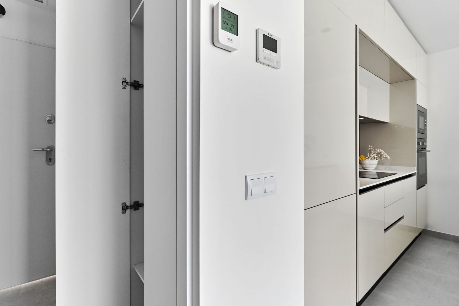 In der charmanten Stadt Torrevieja gelegen, bietet diese Wohnanlage eine Auswahl von 55 Bungalows, die darauf ausgelegt sind, die Bedürfnisse derjeni