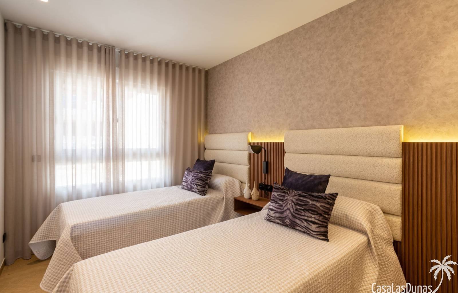 Diese geräumigen, neu gebauten Apartments befinden sich auf einem Golfplatz an der Costa Blanca im Süden. Diese hellen Neubauwohnungen verteilen sich