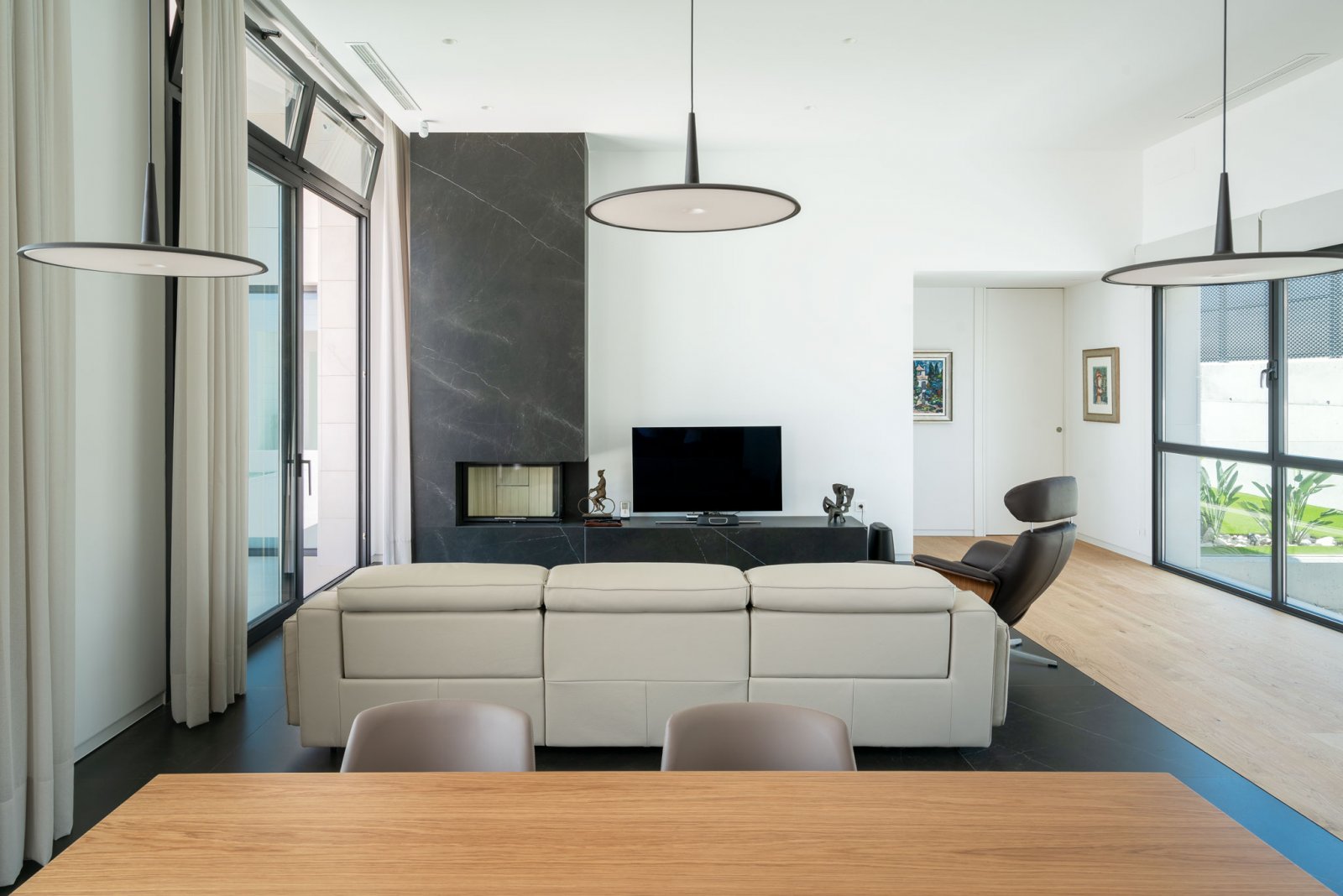 In der charmanten Stadt Molina de Segura gelegen, bietet dieser Wohnkomplex 34 unabhängige Häuser, die Komfort und Modernität vereinen. Die Immobilie