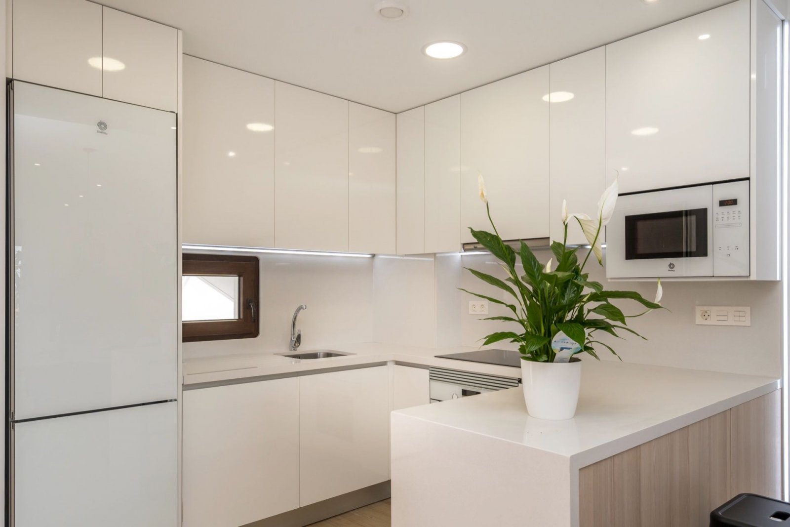 In der charmanten Ortschaft Finestrat gelegen, bietet diese Wohnanlage eine Auswahl von 60 Immobilien, darunter Bungalows, High-Bungalows und Low-Bun