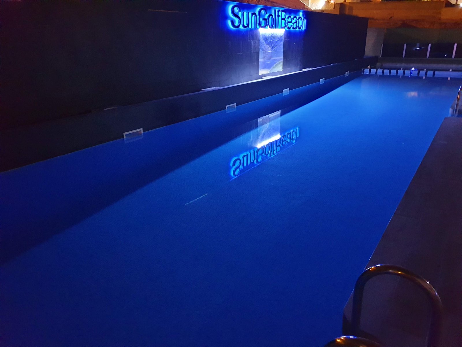  Im prestigeträchtigen Res. Las Filipinas gelegen, bietet dieser Wohnkomplex eine exklusive Auswahl von 11 Immobilien, darunter Apartments, Erdgeschos