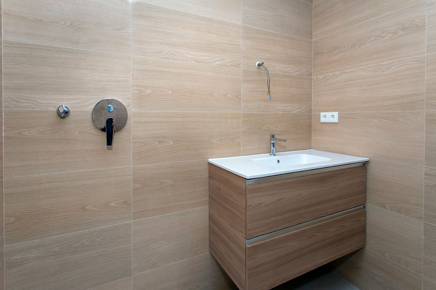 In der charmanten Umgebung von La Canalosa gelegen, bietet diese exklusive Sammlung von vier Immobilien ein ruhiges und komfortables Leben. Die Typol