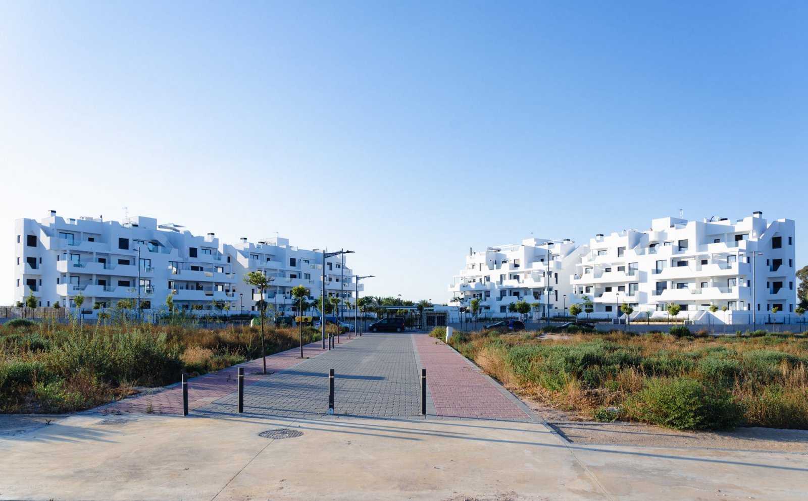  In Torre-Pacheco gelegen, bietet diese Wohnanlage eine Vielzahl von Wohnungen, darunter Apartments, Erdgeschosse und Penthäuser. Mit insgesamt 19 Imm