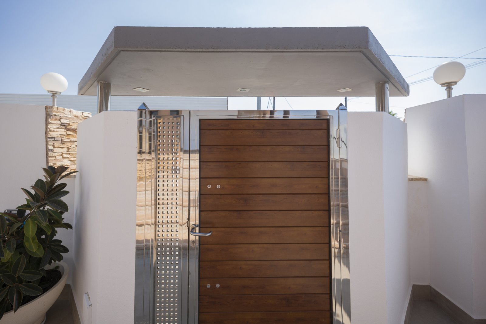 In der ruhigen Gegend von Jerónimo und Avileses gelegen, bietet diese exklusive Villa eine ideale Umgebung für diejenigen, die ein Zuhause in einer f