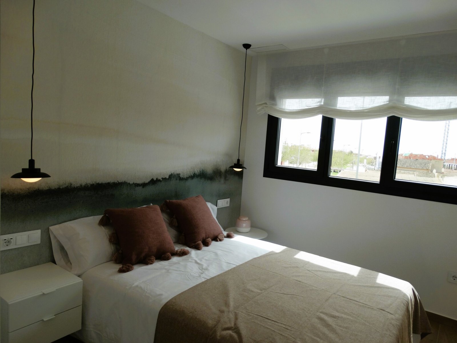 Im charmanten Ort Pilar de la Horadada gelegen, bietet diese Wohnanlage eine Auswahl von 28 Bungalows, die darauf ausgelegt sind, die Bedürfnisse der