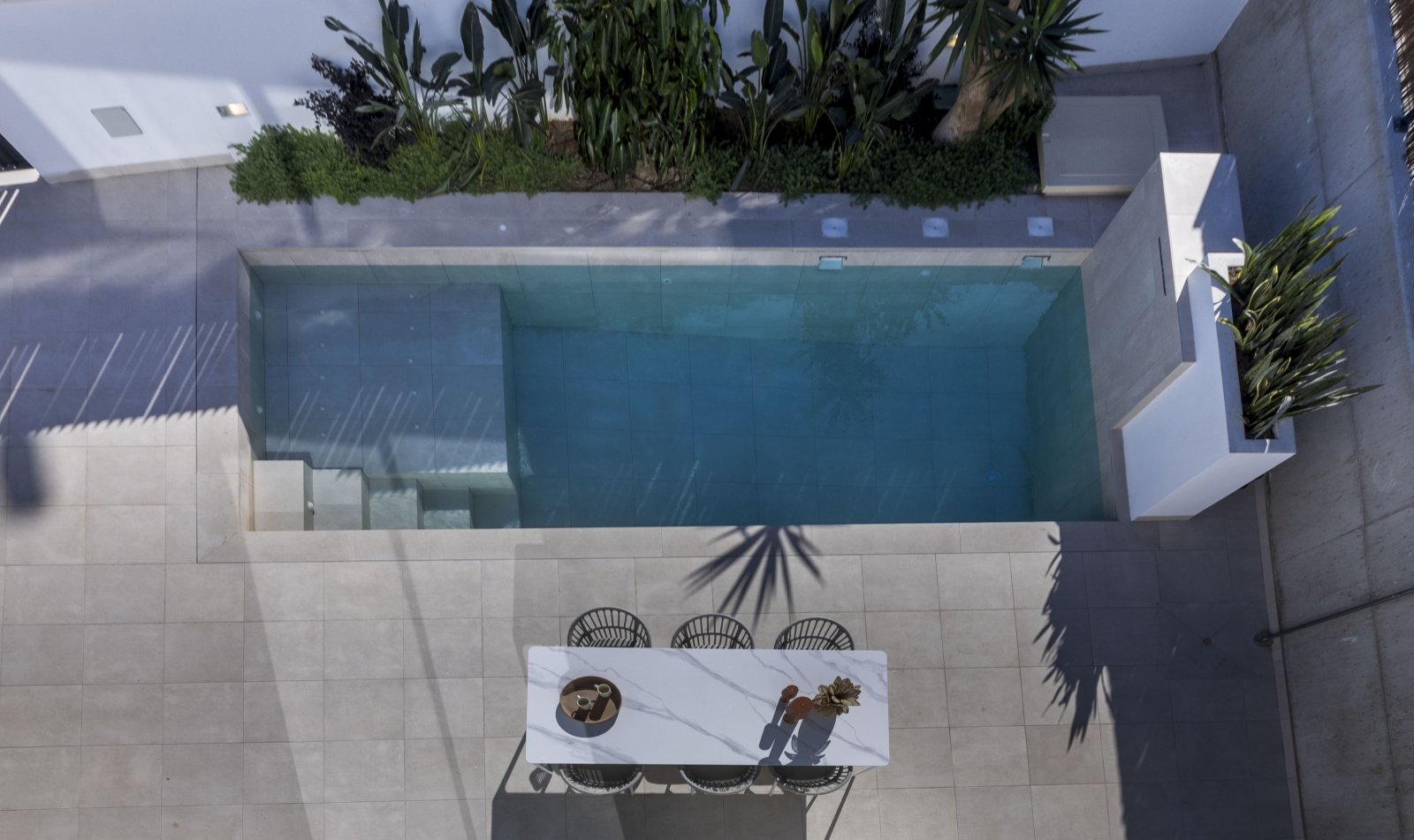 In der charmanten Region Murcia gelegen, bietet diese Wohnanlage 80 unabhängige Häuser, die für diejenigen entworfen wurden, die ein geräumiges und k