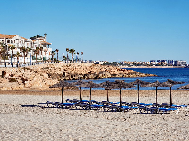 In der schönen Stadt Torrevieja gelegen, bietet diese exklusive Residenz eine perfekte Kombination aus Komfort und Stil. Mit nur zwei verfügbaren Imm