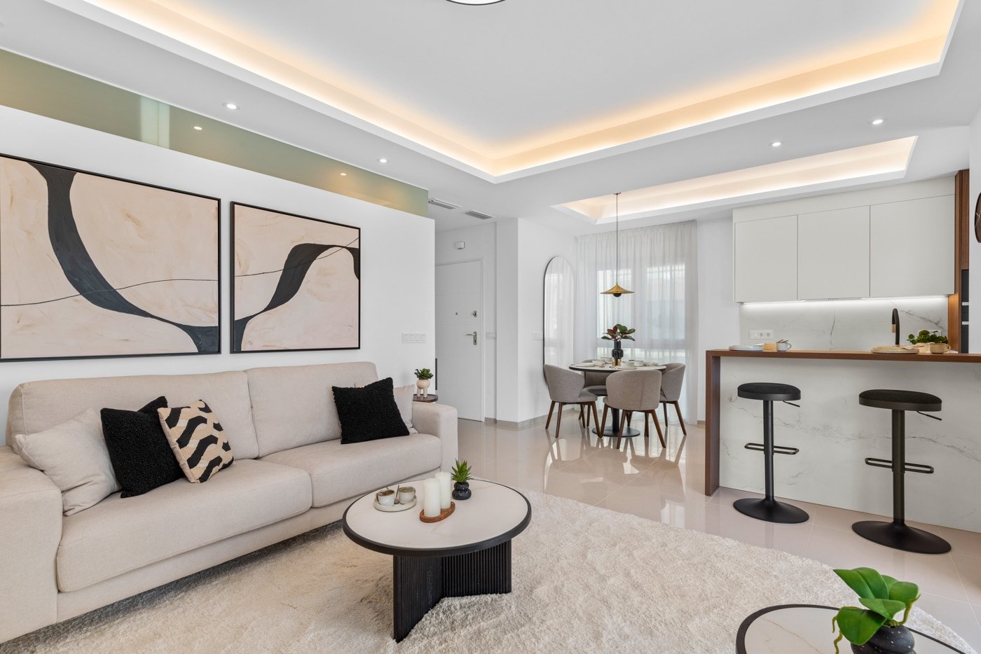 In der charmanten Stadt Ciudad Quesada gelegen, bietet diese exklusive Sammlung von 19 Bungalows eine perfekte Kombination aus Komfort und Stil. Mit