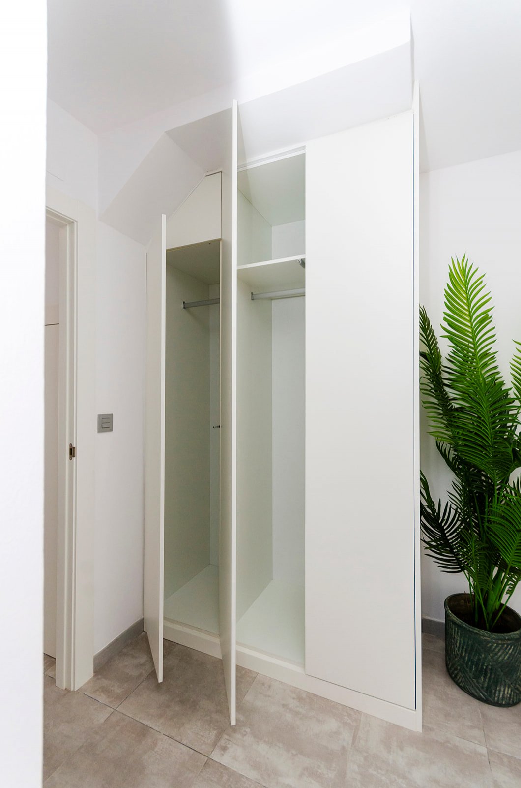 In der charmanten Stadt Torrevieja gelegen, bietet diese Wohnanlage eine exklusive Auswahl von 7 Reihenhäusern. Diese Häuser sind für diejenigen konz