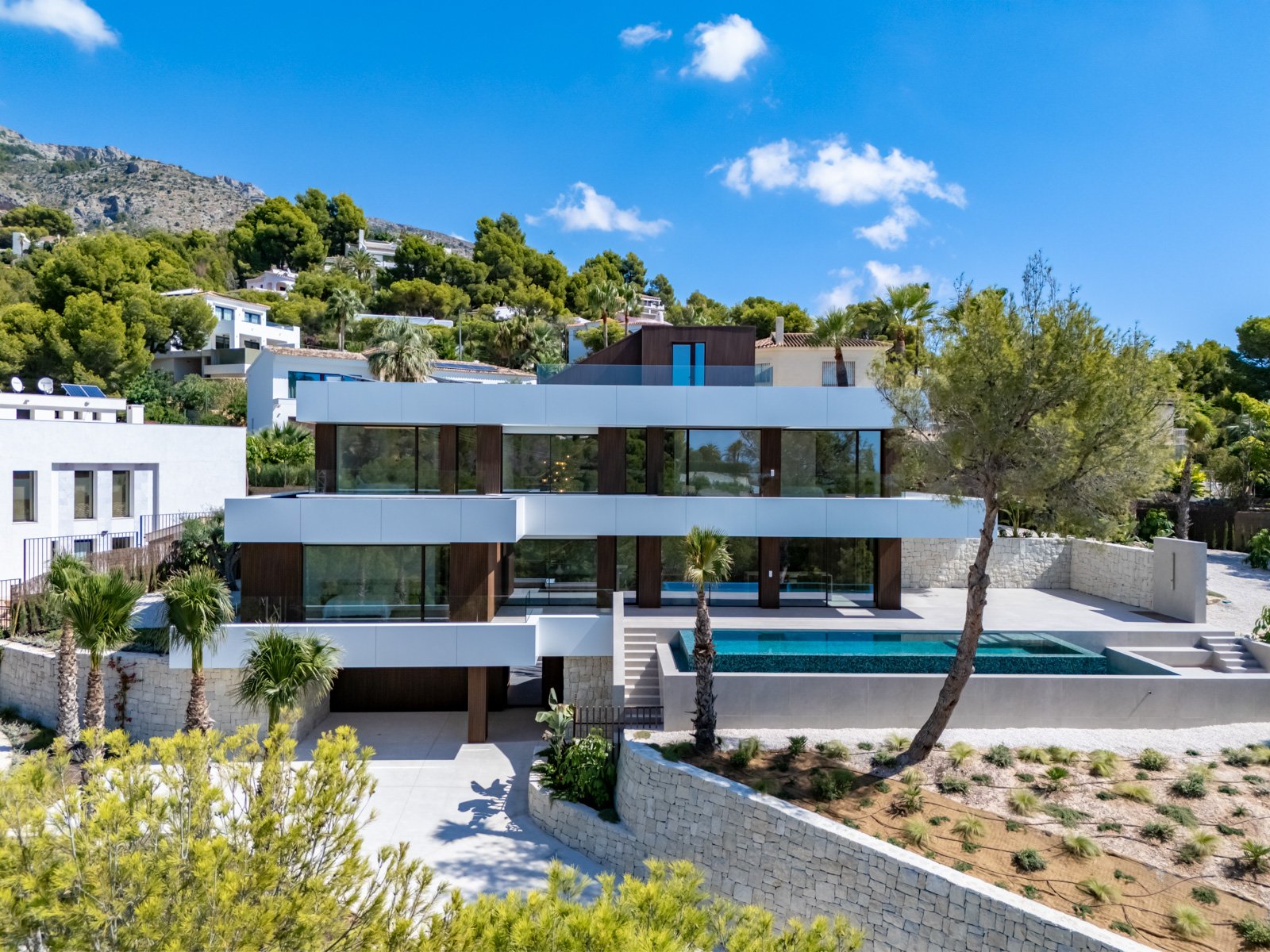  Komplett fertiggestellte Luxusimmobilie in Altea, mit Meerblick, in einer sehr ruhigen Gegend, gebaut nach Nachhaltigkeits- und Energieeffizienzstand