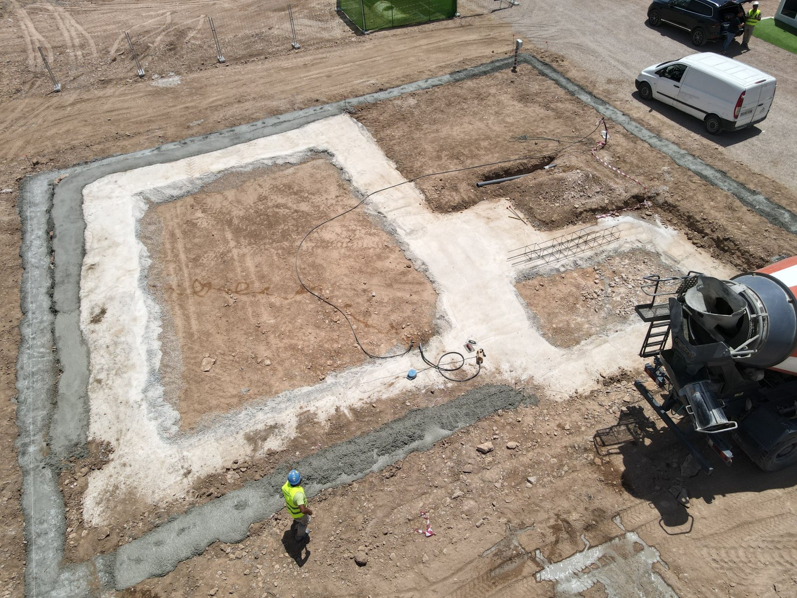 In der charmanten Ortschaft Fuente Álamo gelegen, bietet dieser Wohnkomplex eine Vielzahl von Typologien, um unterschiedliche Bedürfnisse und Lebenss