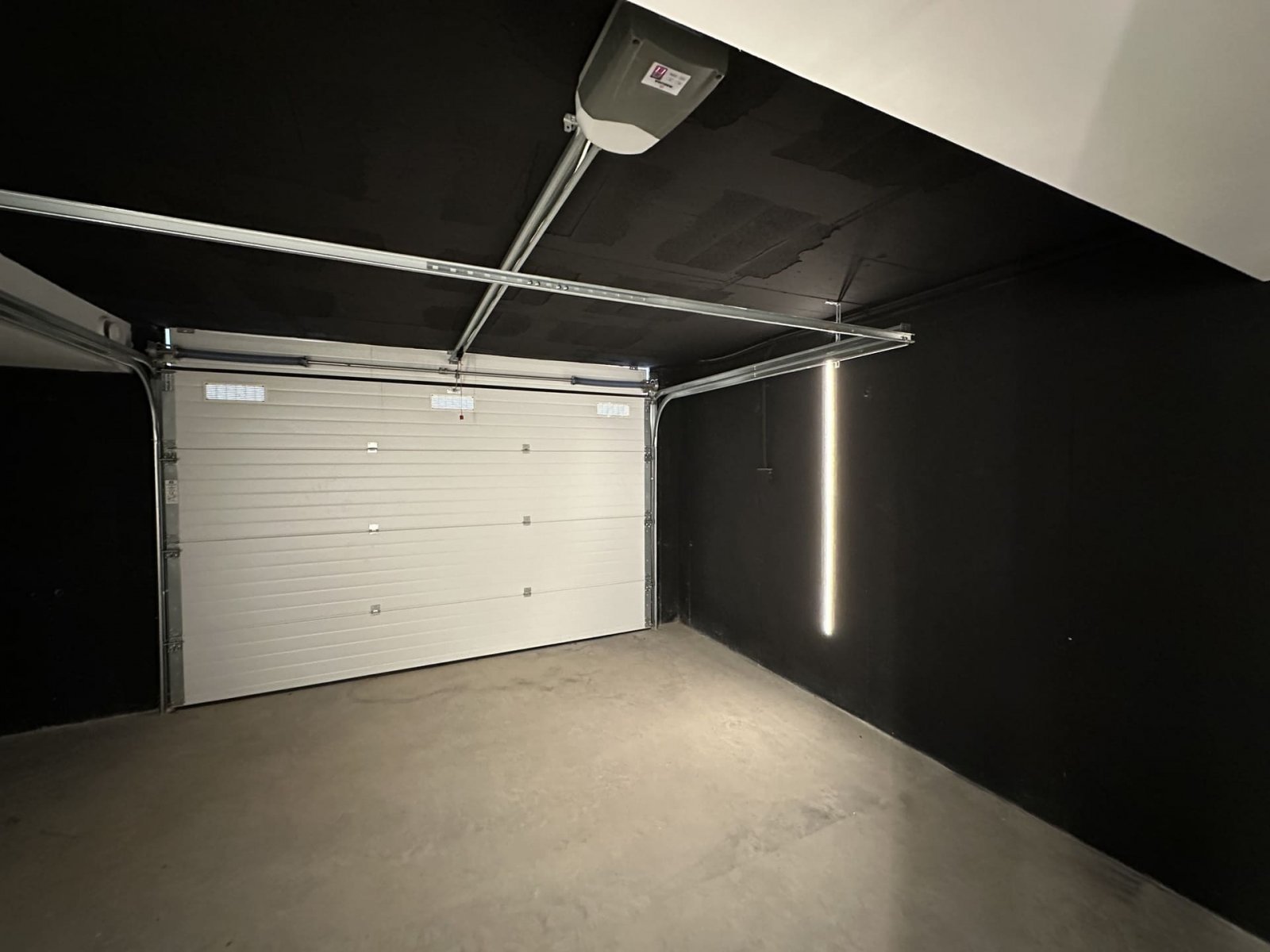 Diese exklusive Sammlung unabhängiger Häuser befindet sich in der charmanten Stadt Finestrat und bietet eine privilegierte Umgebung mit Meerblick. Di