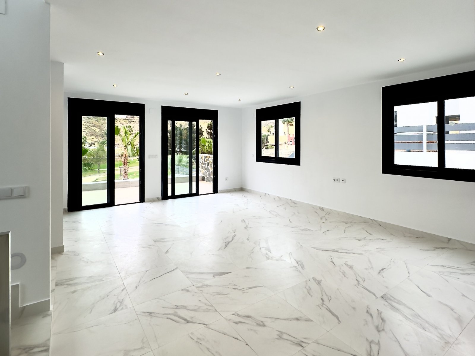 Diese Apartments in der charmanten Stadt Ciudad Quesada bieten eine perfekte Kombination aus Komfort und Stil. Mit nur zwei verfügbaren Einheiten ist