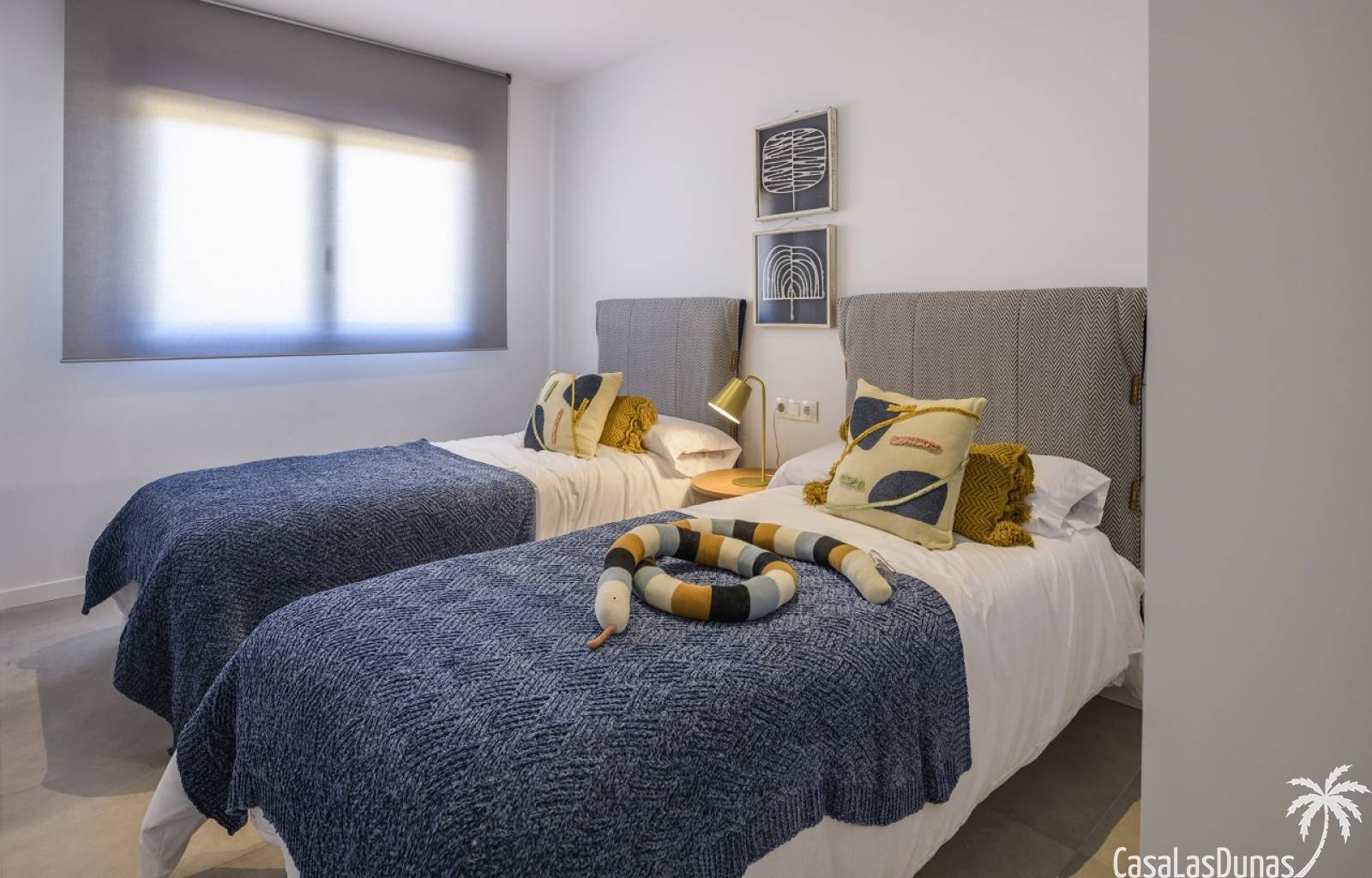 Modernes und zeitloses Neubaugebiet in fußläufiger Entfernung zum Strand in Campoamor. Das Projekt besteht aus Penthäusern mit privatem Solarium, Erd