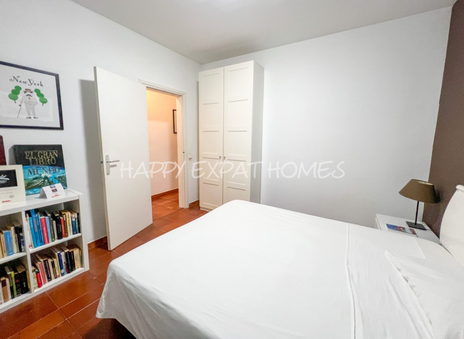 WOHNUNG IM ZENTRUM VON SITGES MIT TOURISTISCHER LIZENZ — Diese helle und geräumige Wohnung mit 105 m² liegt perfekt in einer der begehrtesten Gegenden