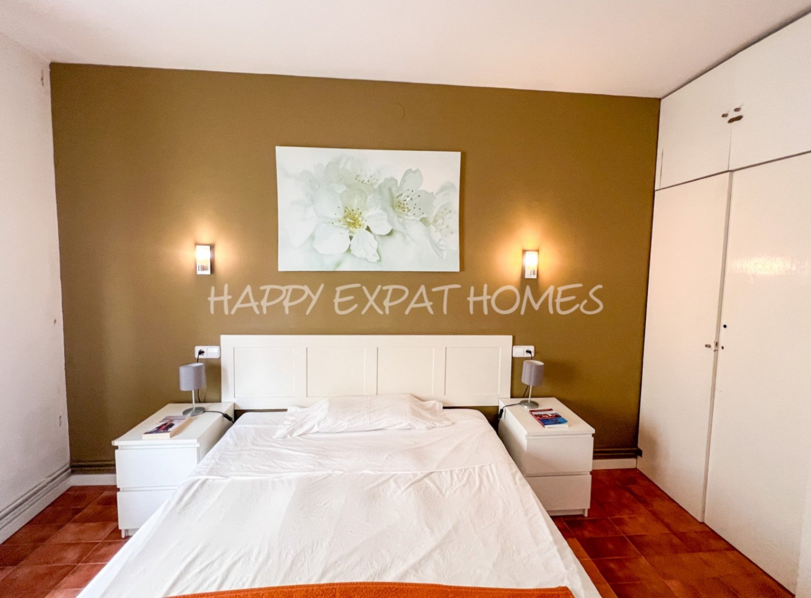 WOHNUNG IM ZENTRUM VON SITGES MIT TOURISTISCHER LIZENZ — Diese helle und geräumige Wohnung mit 105 m² liegt perfekt in einer der begehrtesten Gegenden