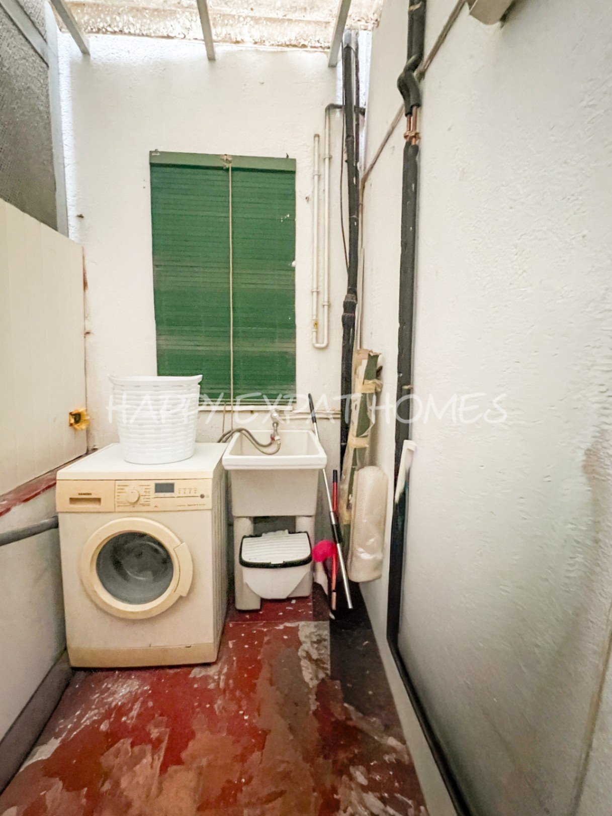 WOHNUNG IM ZENTRUM VON SITGES MIT TOURISTISCHER LIZENZ — Diese helle und geräumige Wohnung mit 105 m² liegt perfekt in einer der begehrtesten Gegenden