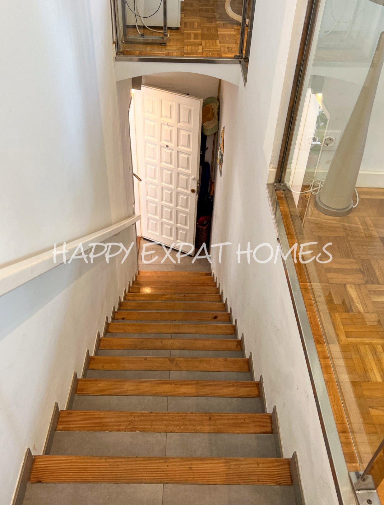 Diese Ein-Zimmer-Wohnung befindet sich an einem unschlagbaren Standort: die Straße Sant Muç ist berühmt dafür, eine exklusive Oase des Friedens in zwe