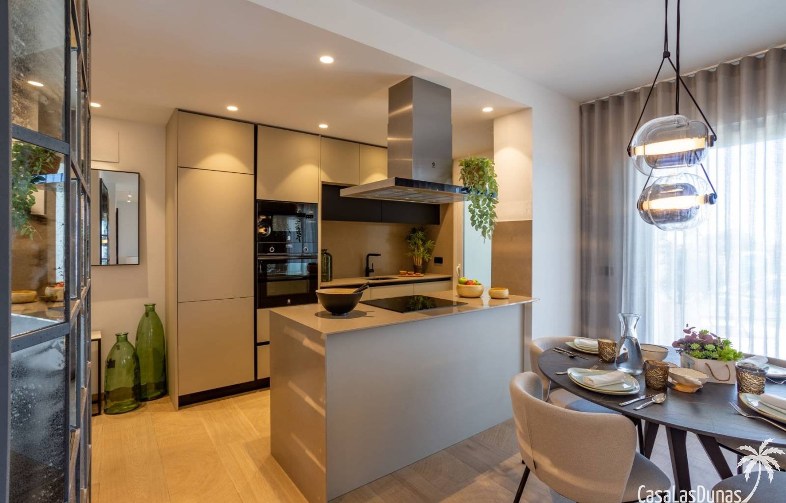 Diese geräumigen, neu gebauten Apartments befinden sich auf einem Golfplatz an der Costa Blanca im Süden. Diese hellen Neubauwohnungen verteilen sich