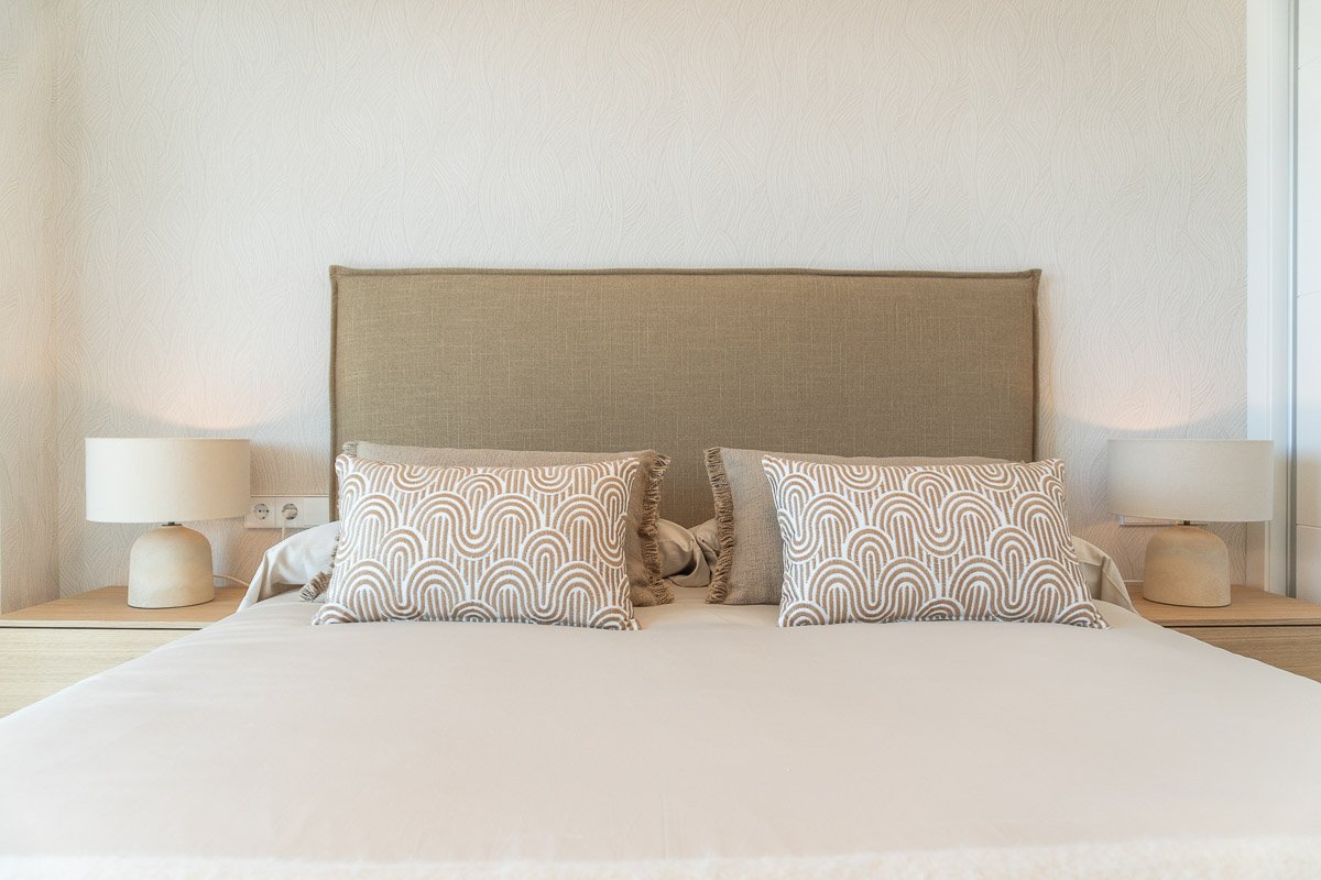 In der begehrten Gegend von Playa Flamenca gelegen, bietet diese Wohnanlage eine Auswahl von 43 Wohneinheiten, die darauf ausgelegt sind, die Bedürfn