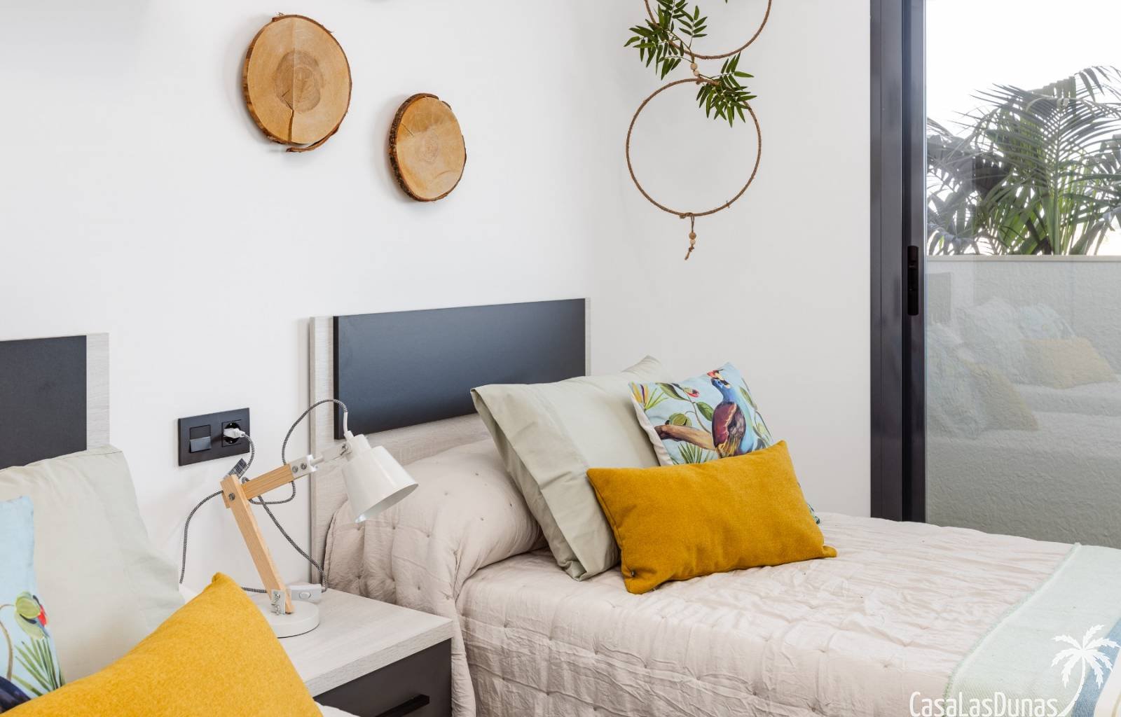 Oasis Beach XV ist ein Komplex von 130 Apartments, die die Wahl zwischen zwei oder drei Schlafzimmern und zwei Badezimmern haben, die um eine große G