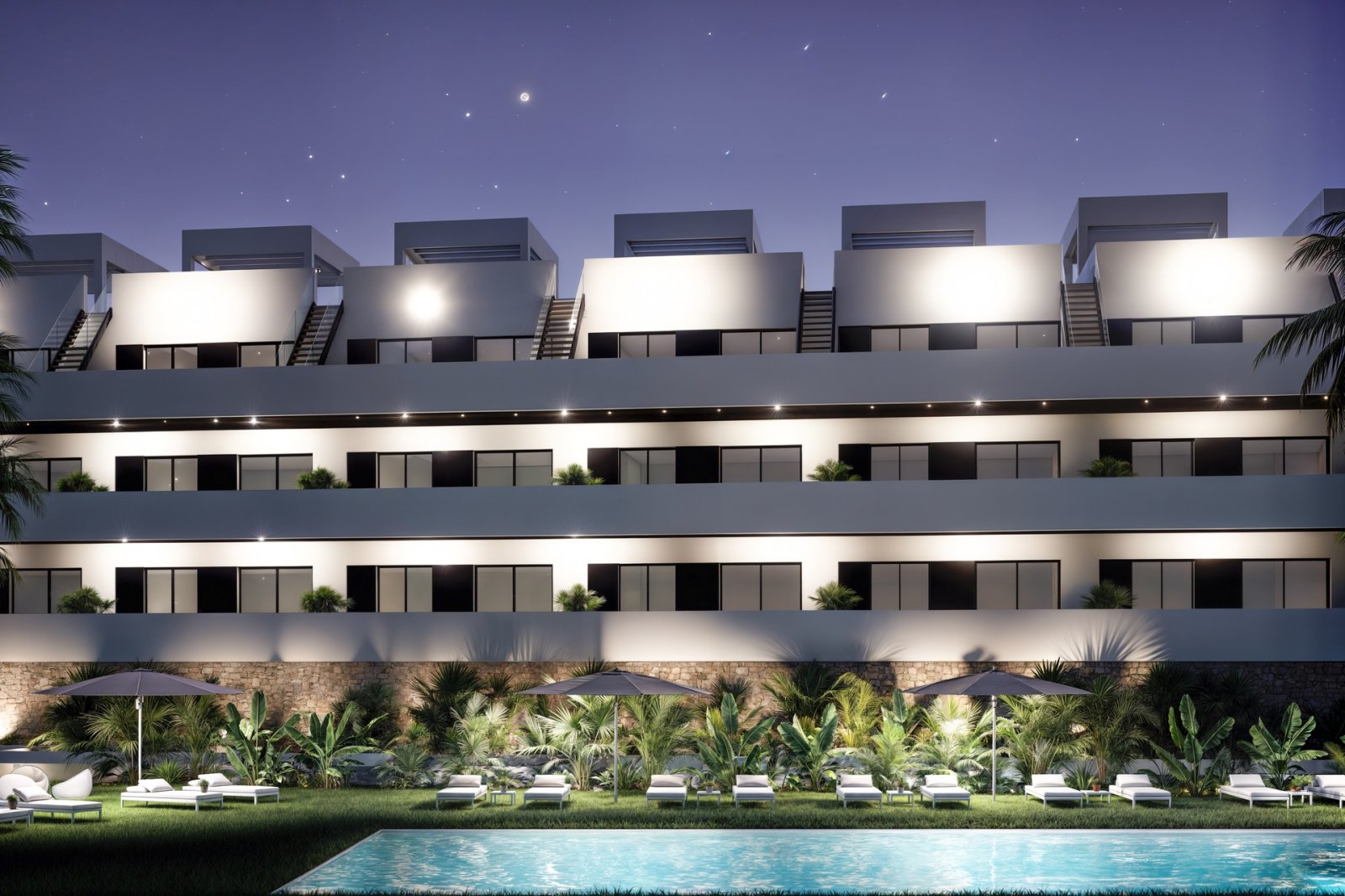 In der prestigeträchtigen Gegend von Golf Bahía gelegen, bietet dieser Wohnkomplex eine Auswahl von 60 Immobilien, darunter Apartments und Penthäuser