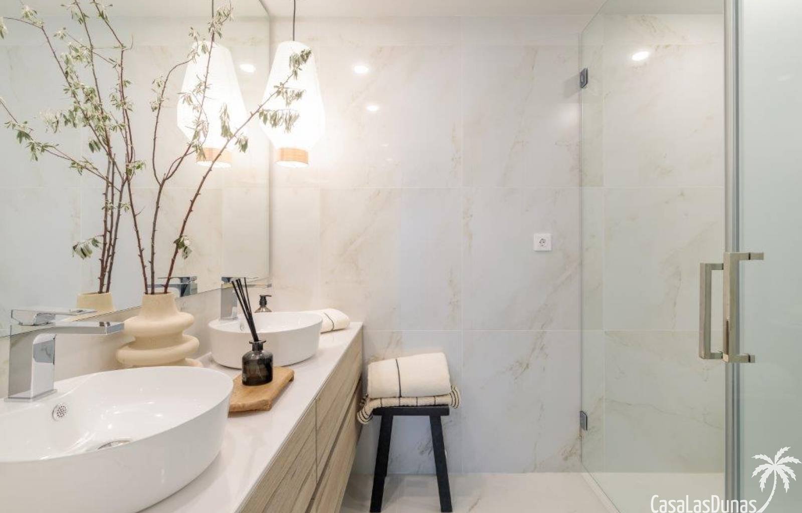 Haben Sie schon immer von einer wunderschönen Wohnung in Benidorm mit atemberaubendem Meerblick geträumt? Dies ist Ihre Chance, Ihren Traum wahr werd