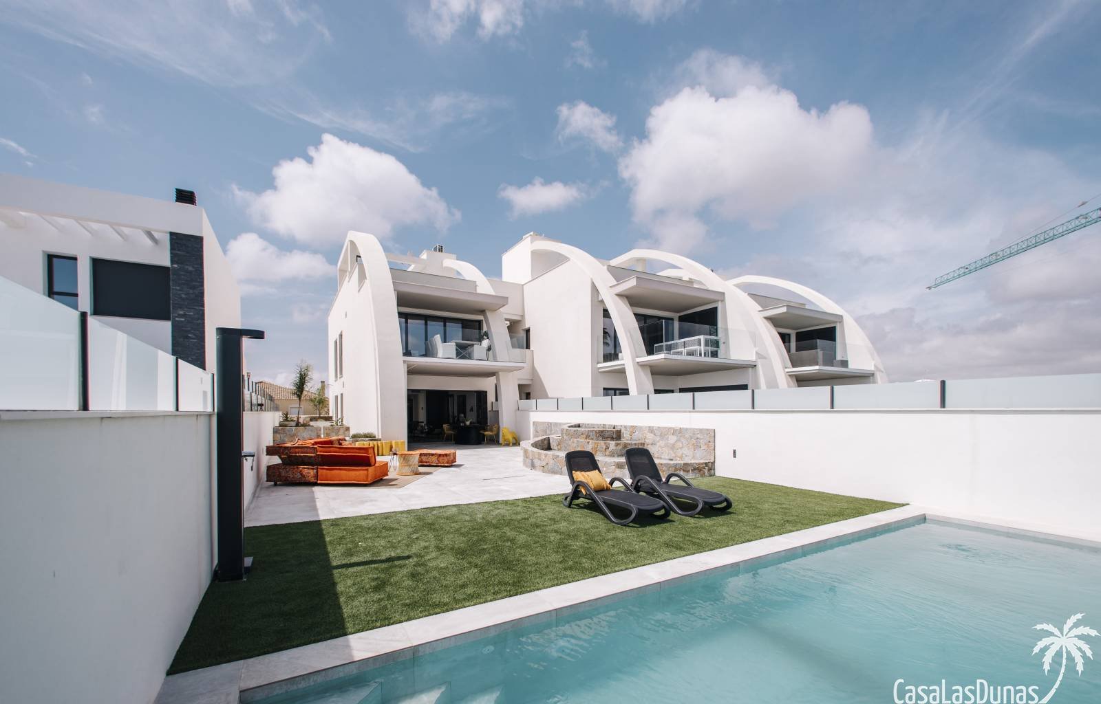 Rojales:  Sie suchen ein großes Haus mit privatem Pool, möchten aber in einer geschlossenen Wohnanlage wohnen? Suchen Sie also nicht weiter: Dieses Projekt ist 