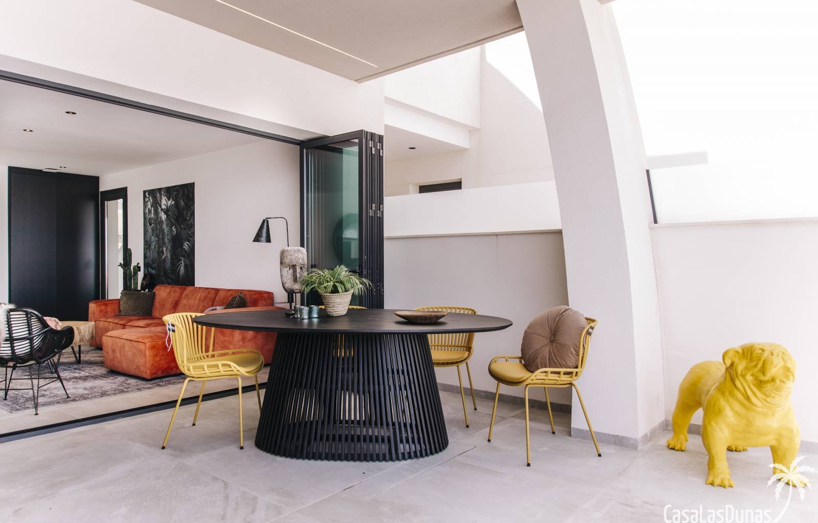 Sie suchen ein großes Haus mit privatem Pool, möchten aber in einer geschlossenen Wohnanlage wohnen? Suchen Sie also nicht weiter: Dieses Projekt ist