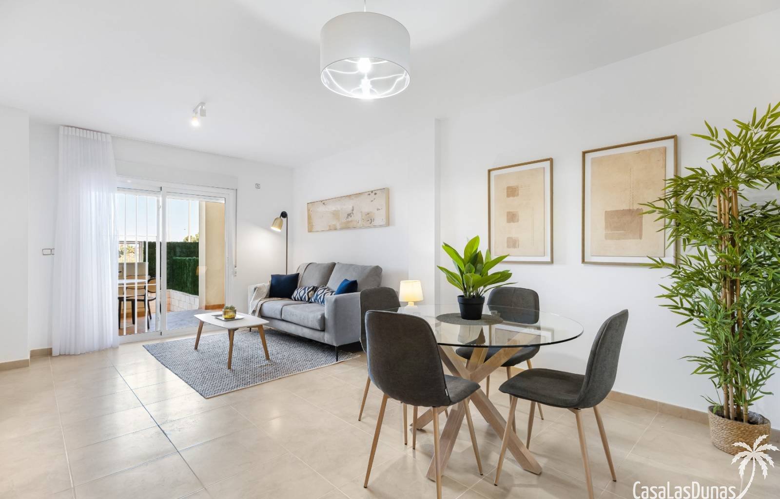 Diese charmanten spanischen Apartments liegen nur 2 Kilometer vom Sandstrand von Campoamor entfernt. Sie bieten Modelle mit einem oder zwei Schlafzim