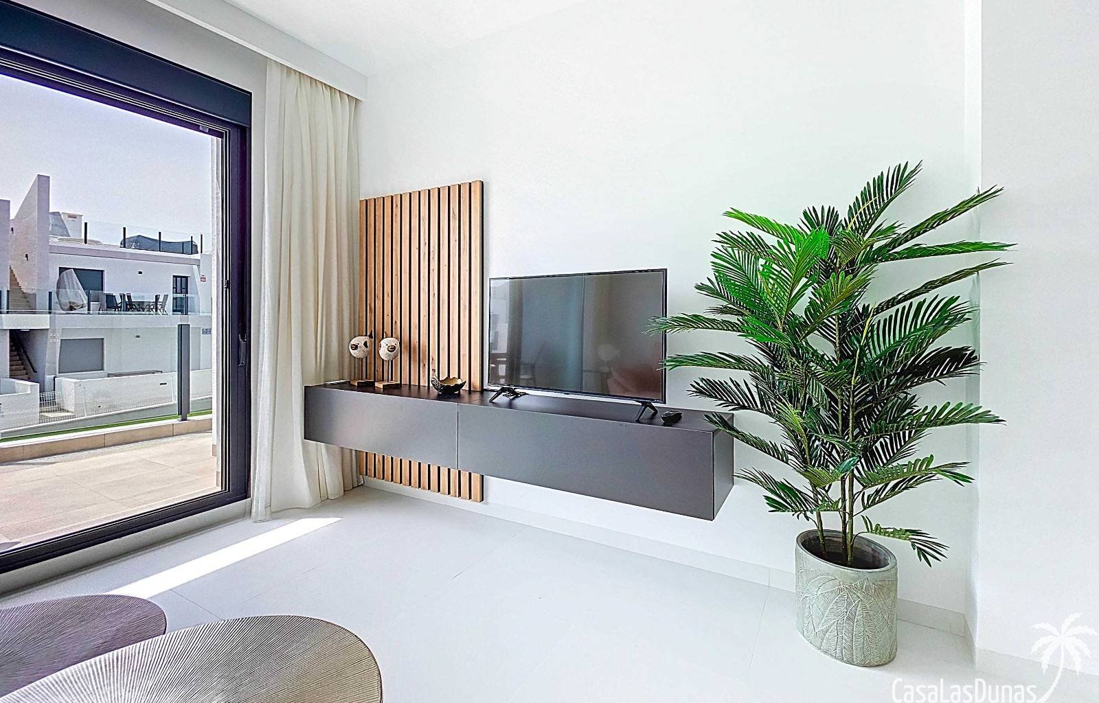 Wir sind stolz, Ihnen dieses prächtige und elegante Anwesen im malerischen Dorf San Miguel de Salinas im Süden der Provinz Alicante anbieten zu könne