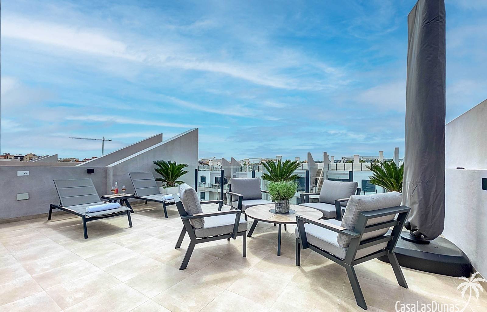 Wir sind stolz, Ihnen dieses prächtige und elegante Anwesen im malerischen Dorf San Miguel de Salinas im Süden der Provinz Alicante anbieten zu könne