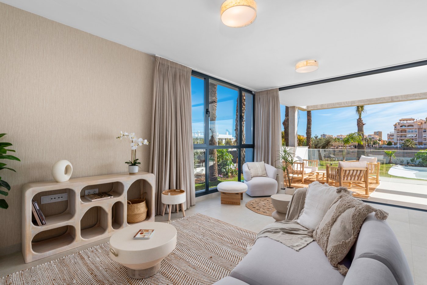 Dieses Wohnresort auf den charmanten Kleinen Inseln bietet ein einzigartiges Wohnerlebnis mit Meerblick. Es besteht aus 33 Immobilien, und die Bewohn