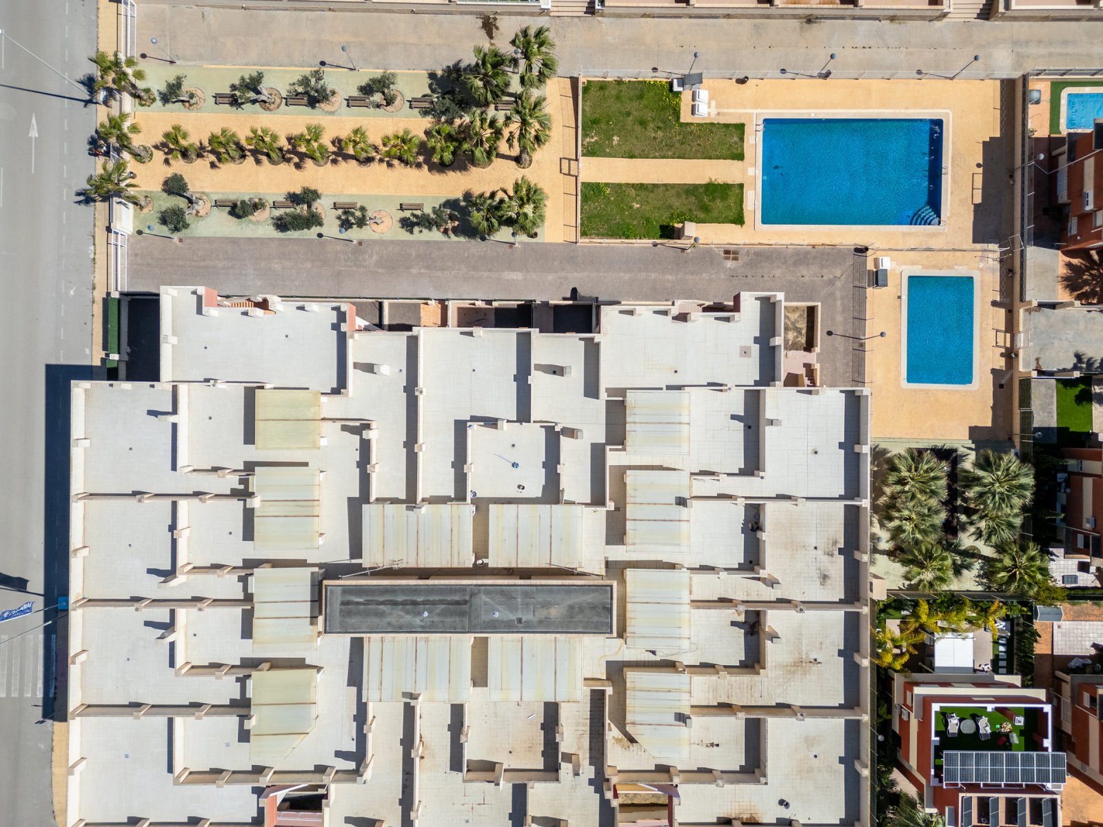 In der charmanten Stadt Orihuela gelegen, bietet diese Wohnanlage eine Vielzahl von Wohnoptionen, die unterschiedlichen Bedürfnissen und Lebensstilen