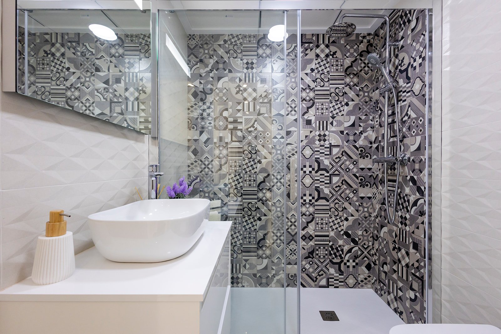 Im charmanten Ort Jacarilla gelegen, bietet diese Wohnanlage eine Auswahl an Wohnungen, die darauf ausgelegt sind, den Bedürfnissen derjenigen gerech