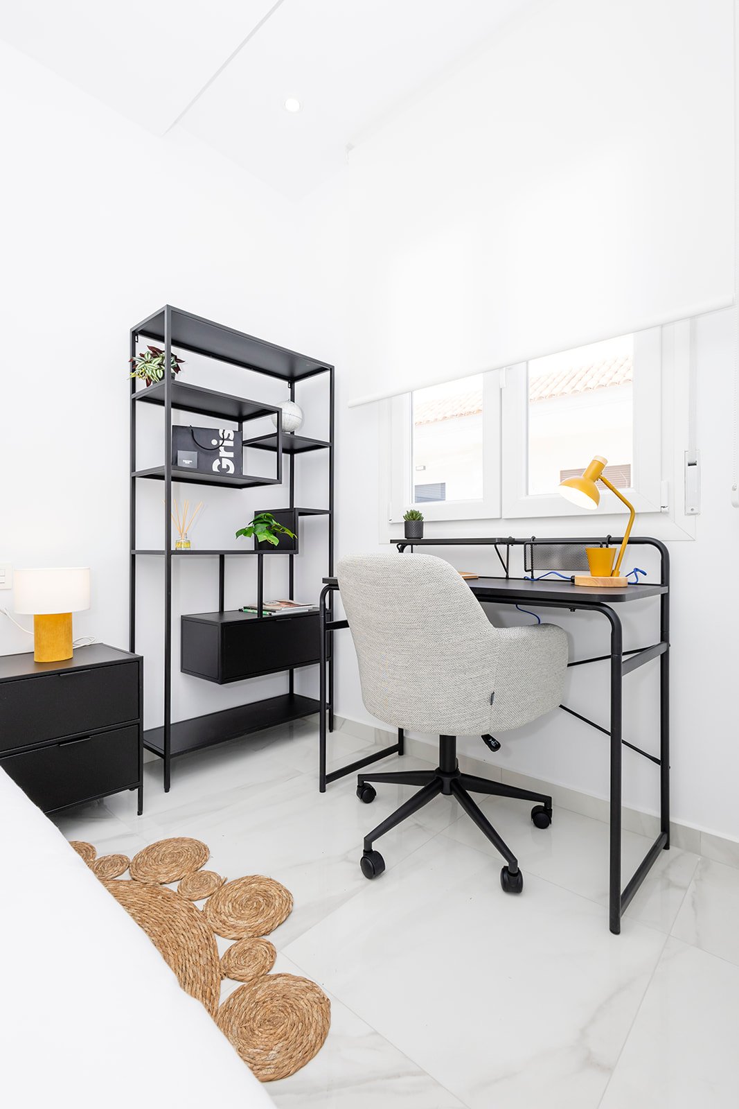 Im charmanten Ort Jacarilla gelegen, bietet diese Wohnanlage eine Auswahl an Wohnungen, die darauf ausgelegt sind, den Bedürfnissen derjenigen gerech