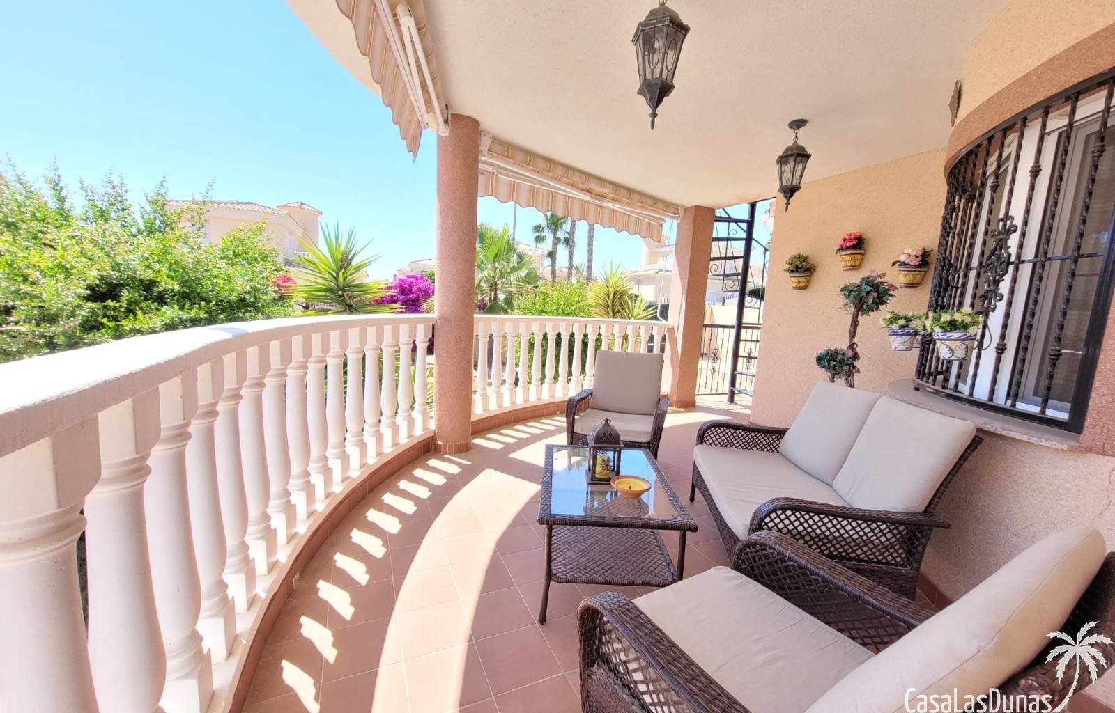 Casa Montenas ist das ideale Urlaubsziel für alle, die sowohl Komfort als auch Privatsphäre im Herzen der wunderschönen spanischen Landschaft suchen.