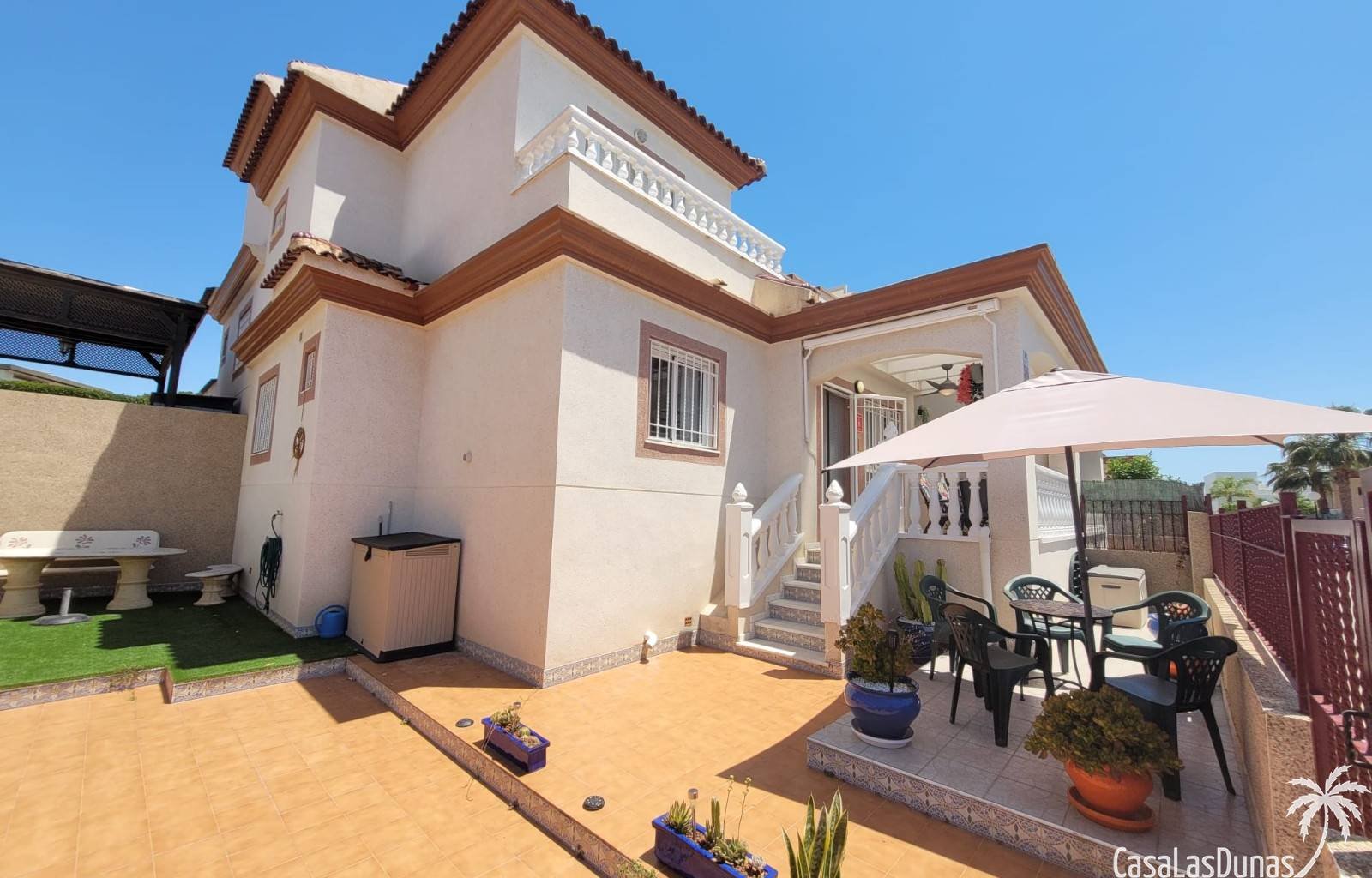 Casa de Cerro ist eine charmante Ferienunterkunft, die alles bietet, was Sie für einen erholsamen und komfortablen Urlaub benötigen. Dieses Gebäude v