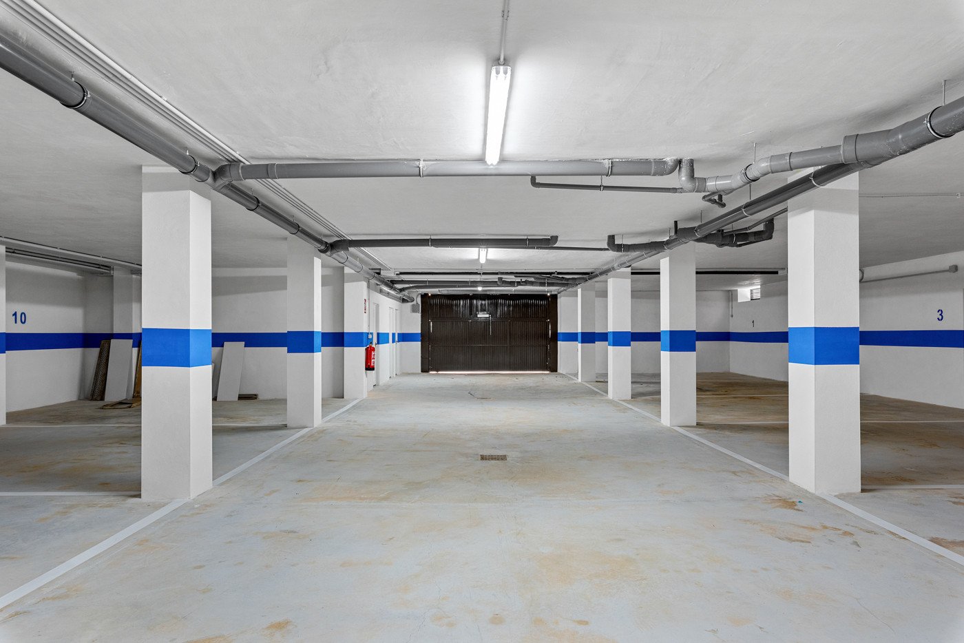 Brandneues Penthouse mit privatem Solarium in Villamartín, PAU 8 Orihuela Costa. Entdecken Sie diese dritte Etage Penthouse mit Aufzug, in der belie