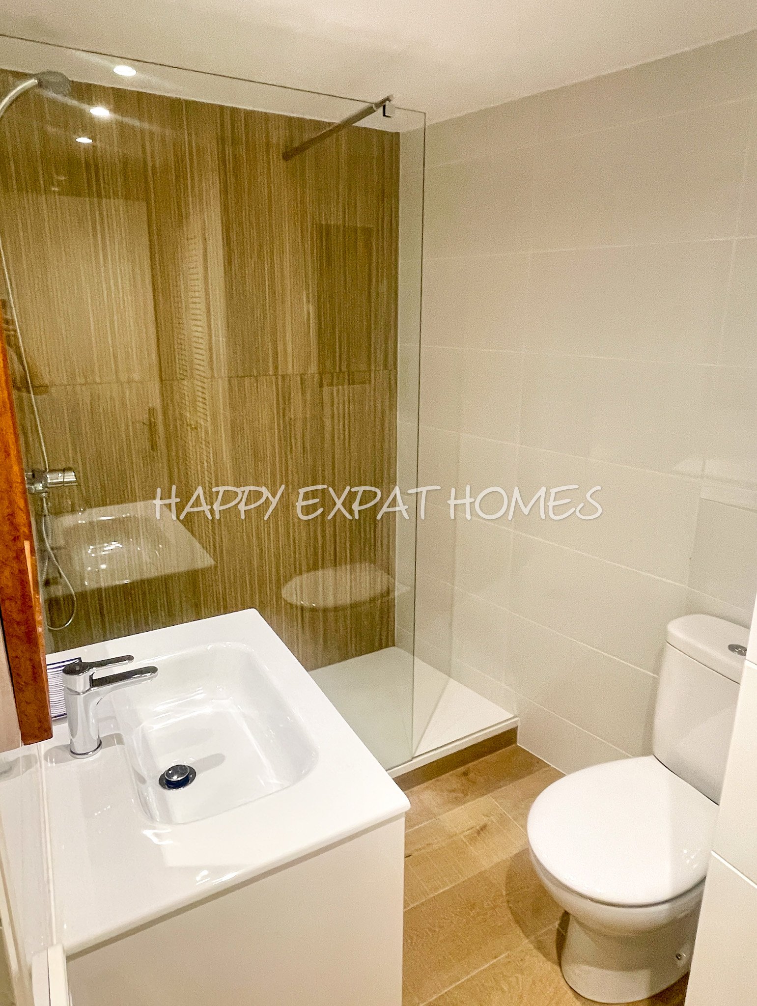 Fantastische Wohnung im Herzen von Sitges mit den besten Meerblicken.
Vom Balkon aus kann man buchstäblich die Wellen des Meeres und die Glocken der s