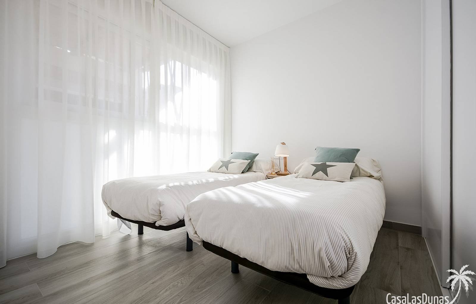 Dieses Neubauprojekt befindet sich im Zentrum von Orihuela, einem Gebäude mit 6 Etagen, in dem sich zwei Häuser pro Etage befinden, von denen das let