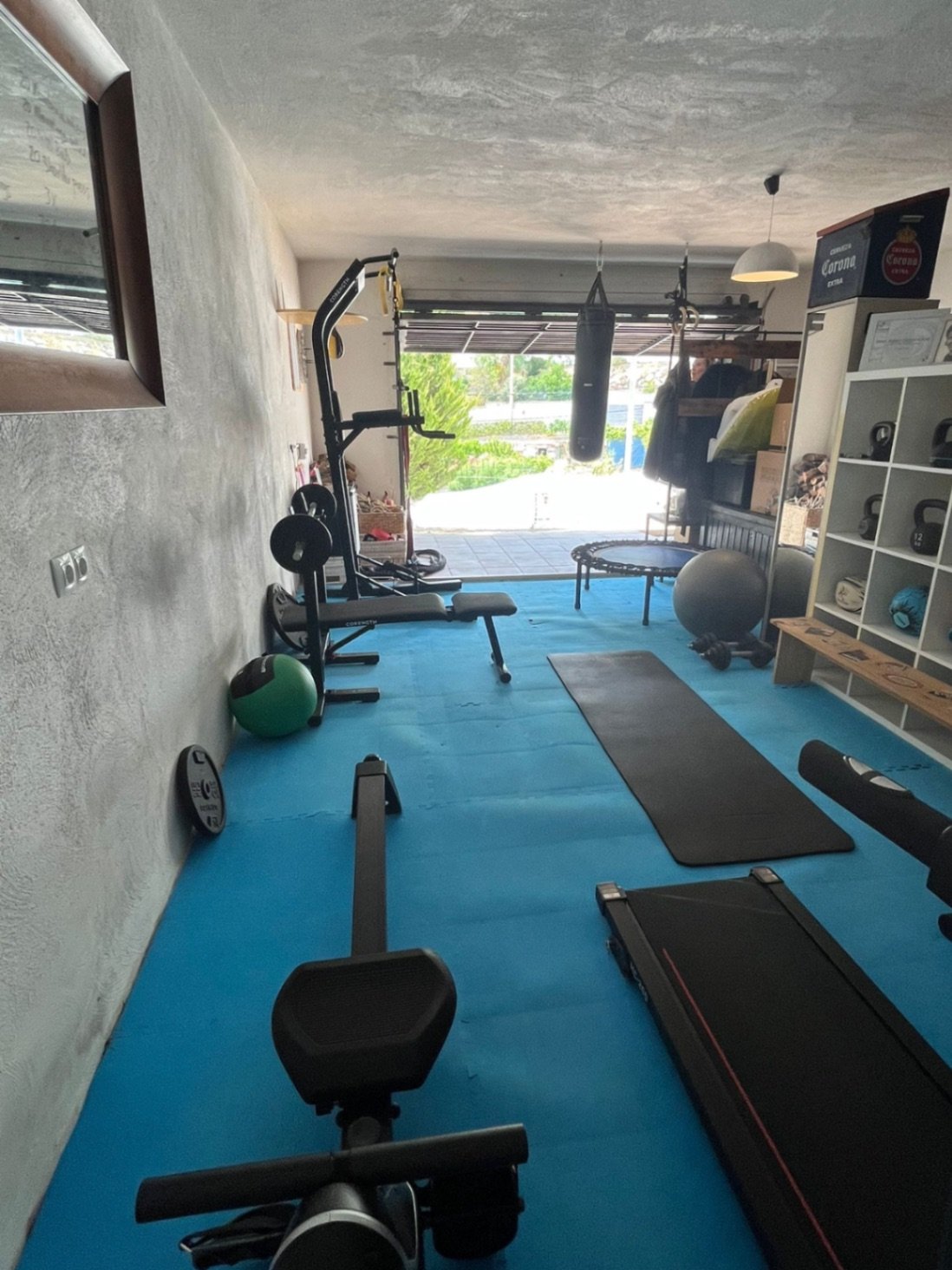 Dieses komplett möblierte Haus in einem perfekten Wartungszustand befindet sich in den ruhigen Hügeln von Olivella und bietet beeindruckende Ausblicke