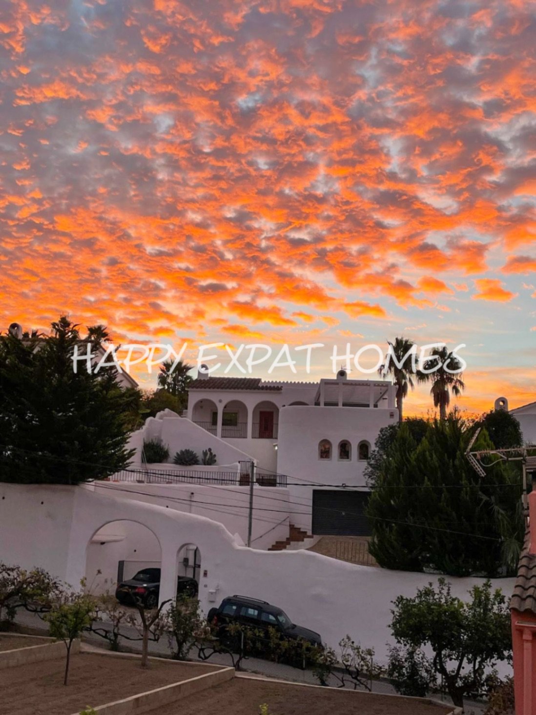 Dieses komplett möblierte Haus in einem perfekten Wartungszustand befindet sich in den ruhigen Hügeln von Olivella und bietet beeindruckende Ausblicke