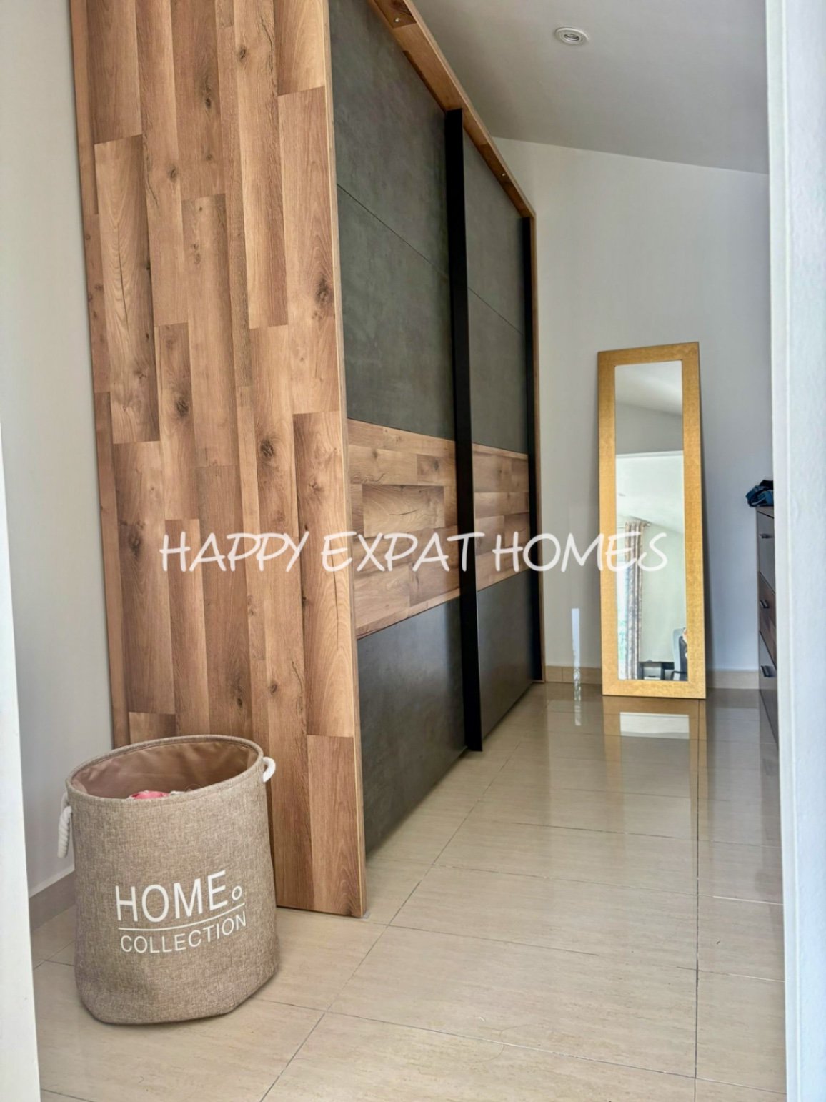 Dieses wunderschöne Zuhause in Olivella ist eine wahre Oase des Lichts, des Raumes und des Komforts – der perfekte Ort, um den mediterranen Lebensstil