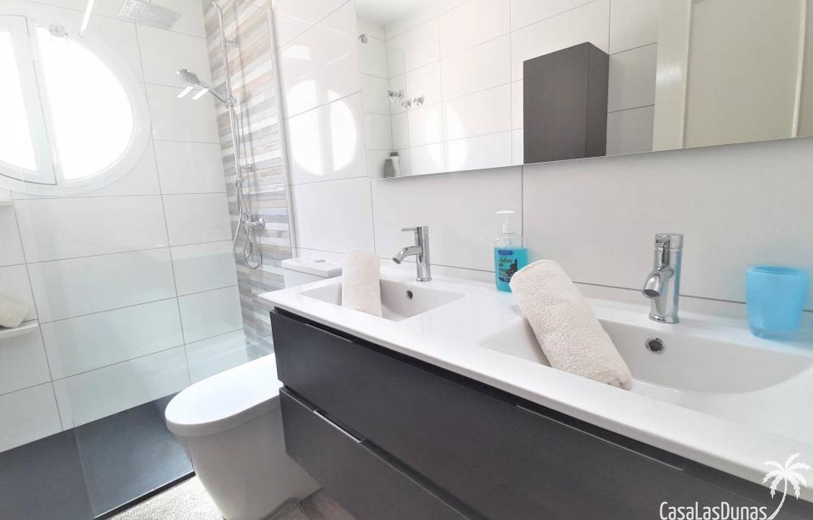 Wenn Sie auf der Suche nach einem idealen Feriendomizil sind, in dem Komfort und Luxus Hand in Hand gehen, dann ist Casa Flamenca die ideale Wahl fü