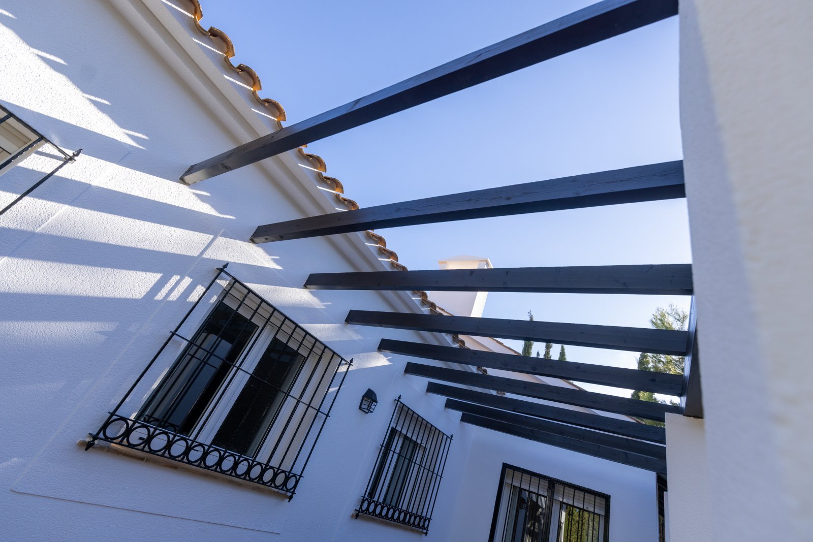 In der charmanten Umgebung von Fuente Álamo gelegen, bietet diese Wohnanlage eine Auswahl von 7 Häusern, die darauf ausgelegt sind, unterschiedliche