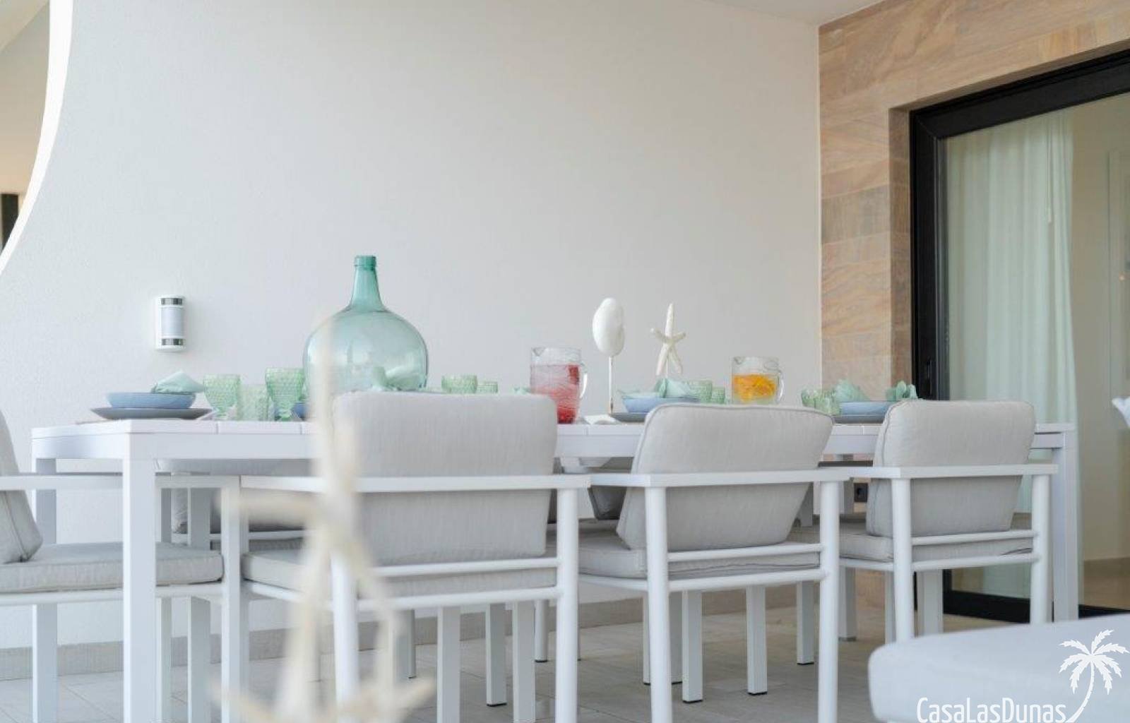 VILLA SUNRISE bietet ein unvergleichliches Urlaubserlebnis für diejenigen, die Luxus und Komfort in einer idyllischen Umgebung suchen. An der wunders