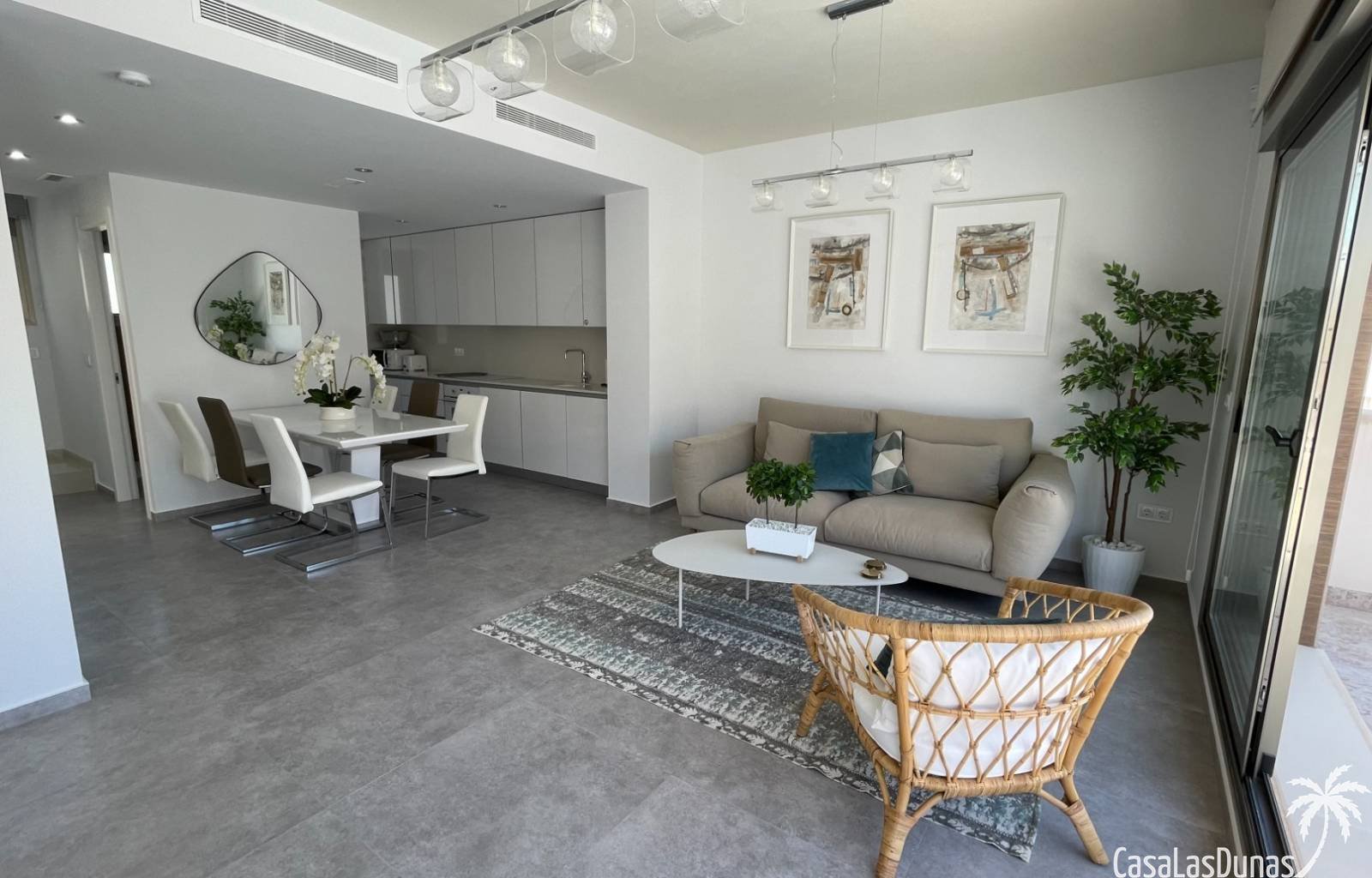 Schöne neue Villa mit privatem Pool. Genießen Sie Luxus und Ruhe in der Villa Diego, bestehend aus 3 Schlafzimmern und 3 Badezimmern, darunter 1 Schl